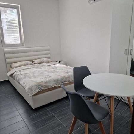 דירות פודגוריצה Apartman Tolosi 2 מראה חיצוני תמונה