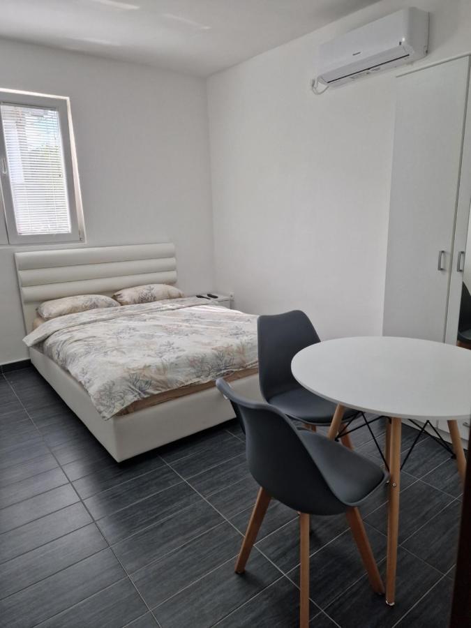 דירות פודגוריצה Apartman Tolosi 2 מראה חיצוני תמונה